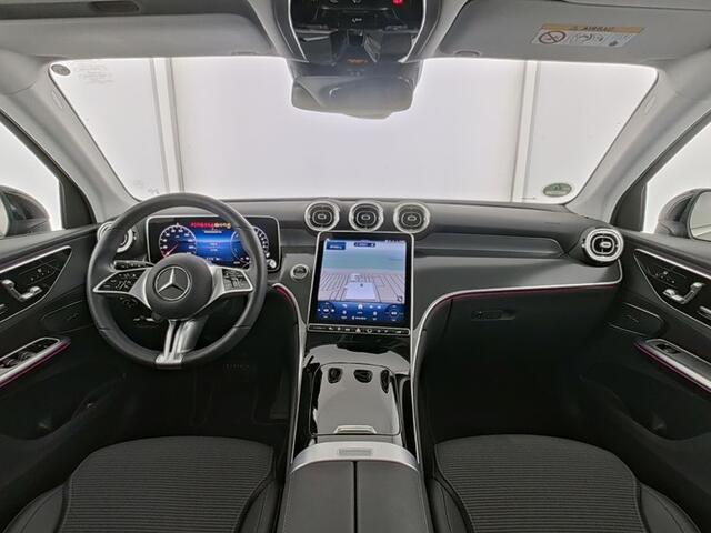 Mercedes-Benz GLC-KLASSE 300 e 4MATIC Plug-In Hybride Trekhaak | Panorama Schuif-Kanteldak | Rijassistentiepakket plus | Parkeerpakket met 360°-camera | Digital Licht. Inclusief 24 maanden Mercedes-Benz Certified garantie voor Europa.