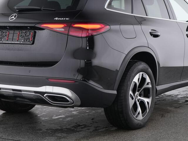 Mercedes-Benz GLC-KLASSE 300 e 4MATIC Plug-In Hybride Trekhaak | Panorama Schuif-Kanteldak | Rijassistentiepakket plus | Parkeerpakket met 360°-camera | Digital Licht. Inclusief 24 maanden Mercedes-Benz Certified garantie voor Europa.