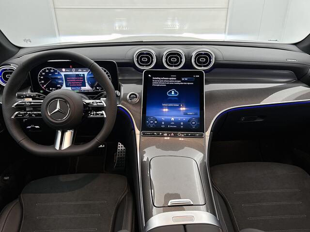 Mercedes-Benz GLC-KLASSE 300e 4MATIC Business Solution AMG | Premium pakket | Winterpakket | Nightpakket | Rijassistentiepakket Plus | Trekhaak | Panoramaschuifdak | Treeplanken in aluminiumlook | Burmester® 3D surround sound systeem | Middenconsole metaalstructuur | 20" multispa