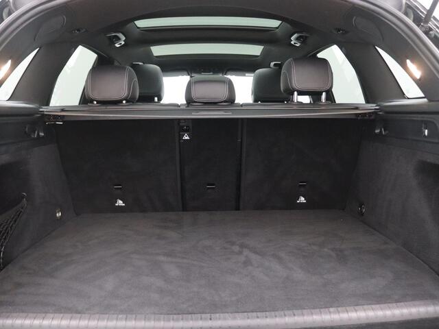 Mercedes-Benz GLC-KLASSE 300e 4MATIC Premium Plus 320PK Aut. Panoramadak, Trekhaak, 360gr. Camera, Treeplanken, Elektr. Verstelbare Bestuurdersstoel, Side Assist, 22" LM Velgen, Elektr. Achterklep