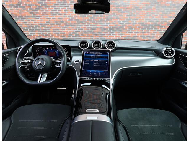 Mercedes-Benz GLC-KLASSE 300e 4MATIC | Pano - Stoelverwarming