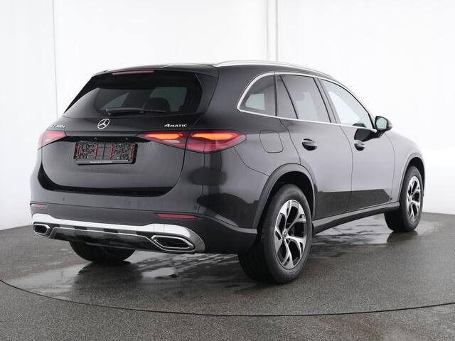 Mercedes-Benz GLC-KLASSE 300 e 4MATIC Plug-In Hybride | Trekhaak | Memory voorstoelen | Stuur en Stoelverwarming | Dode Hoek Ass. | CarPlay | Inclusief 24 maanden MB Certified garantie voor Europa.