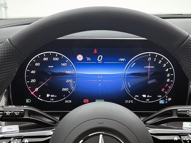 Mercedes-Benz GLC-KLASSE 300e 4MATIC Business Solution AMG | Advanced plus | Nightpakket | Parkeerpakket | Trekhaak | Treeplanken in aluminiumlook | Middenconsole metaalstructuur | Panoramaschuifdak | 20 inch vijfspaaks lichtmetalen AMG-velgen |