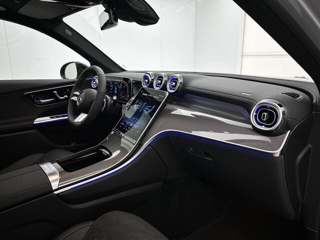 Mercedes-Benz GLC-KLASSE 300e 4MATIC Business Solution AMG | Advanced plus | Nightpakket | Parkeerpakket | Trekhaak | Treeplanken in aluminiumlook | Middenconsole metaalstructuur | Panoramaschuifdak | 20 inch vijfspaaks lichtmetalen AMG-velgen |