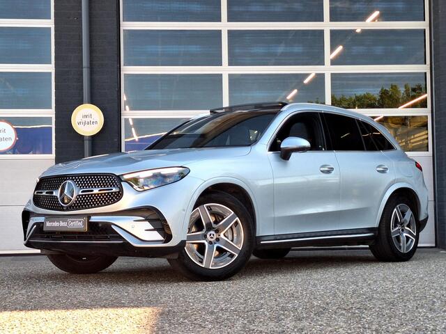Mercedes-Benz GLC-KLASSE 300e 4MATIC AMG Line | Panoramadak | AIRMATIC Luchtvering | 360° Camera | Memory Pakket | Stoelverwarming | Sfeerverlichting | Achterasbesturing | DIGITAL LIGHT | Keyless-GO | Elektrisch Bedienbare Achterklep
