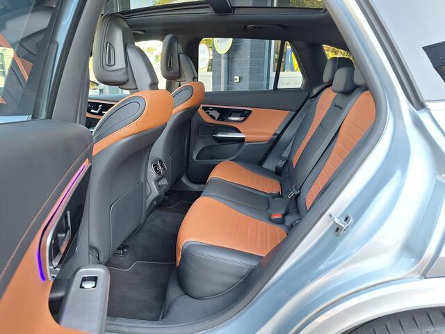 Mercedes-Benz GLC-KLASSE 300e 4MATIC AMG Line | Panoramadak | AIRMATIC Luchtvering | 360° Camera | Memory Pakket | Stoelverwarming | Sfeerverlichting | Achterasbesturing | DIGITAL LIGHT | Keyless-GO | Elektrisch Bedienbare Achterklep