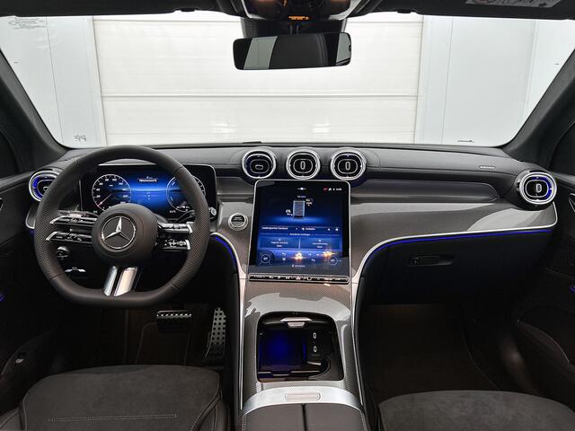 Mercedes-Benz GLC-KLASSE 300e 4MATIC Business Solution AMG | Advanced plus | Nightpakket | Parkeerpakket | Trekhaak | Panoramaschuifdak | Treeplanken in aluminiumlook | 20 inch vijfspaaks lichtmetalen AMG-velgen | URBAN GUARD Plus |
