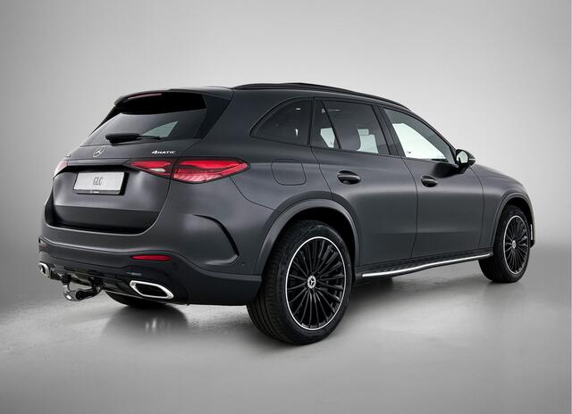 Mercedes-Benz GLC-KLASSE 300e 4MATIC Business Solution AMG | Premium | Winterpakket | Nightpakket | Rijassistentiepakket Plus | Trekhaak | Panoramaschuifdak | Treeplanken in aluminiumlook | 20" multispaaks lichtmetalen AMG velgen |