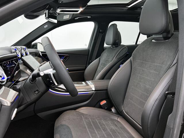 Mercedes-Benz GLC-KLASSE 300e 4MATIC Business Solution AMG | Advanced plus pakket | Nightpakket | Parkeerpakket | Trekhaak | Panoramaschuifdak | Treeplanken in aluminiumlook | Middenconsole metaalstructuur | 20 inch vijfspaaks lichtmetalen AMG-velgen |
