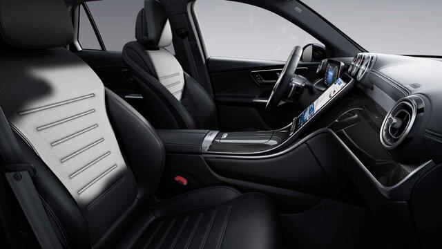 Mercedes-Benz GLC-KLASSE 300e 4MATIC Business Solution AMG | Night | Premium | Treeplanken | Panoramaschuifdak | Trekhaak | Memory stoelen |