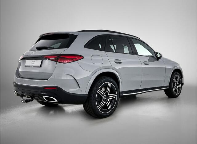 Mercedes-Benz GLC-KLASSE 300e 4MATIC Business Solution AMG | Advanced plus | Nightpakket | Trekhaak | Panoramaschuifdak | Treeplanken in aluminiumlook | Middenconsole metaalstructuur | 20 inch vijfspaaks lichtmetalen AMG-velgen |