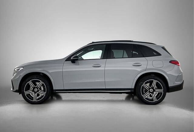 Mercedes-Benz GLC-KLASSE 300e 4MATIC Business Solution AMG | Advanced plus | Nightpakket | Trekhaak | Panoramaschuifdak | Treeplanken in aluminiumlook | Middenconsole metaalstructuur | 20 inch vijfspaaks lichtmetalen AMG-velgen |