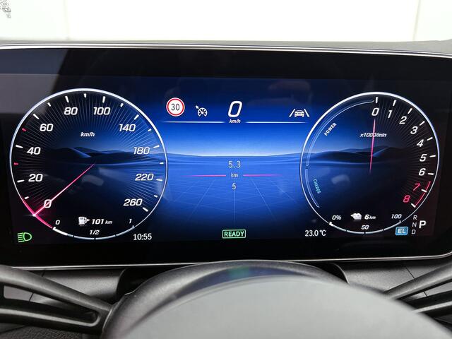 Mercedes-Benz GLC-KLASSE 300e 4MATIC Business Solution AMG | Advanced plus | Nightpakket | Trekhaak | Panoramaschuifdak | Treeplanken in aluminiumlook | Middenconsole metaalstructuur | 20 inch vijfspaaks lichtmetalen AMG-velgen |