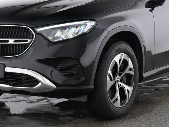 Mercedes-Benz GLC-KLASSE 300 e 4MATIC Plug-In Hybride Trekhaak | Panorama Schuif-Kanteldak | Parkeerpakket met achteruitcamera | Distronic | Ledkolampen | Advanced Soundsystem. Inclusief 24 maanden Mercedes-Benz Certified garantie voor Europa.