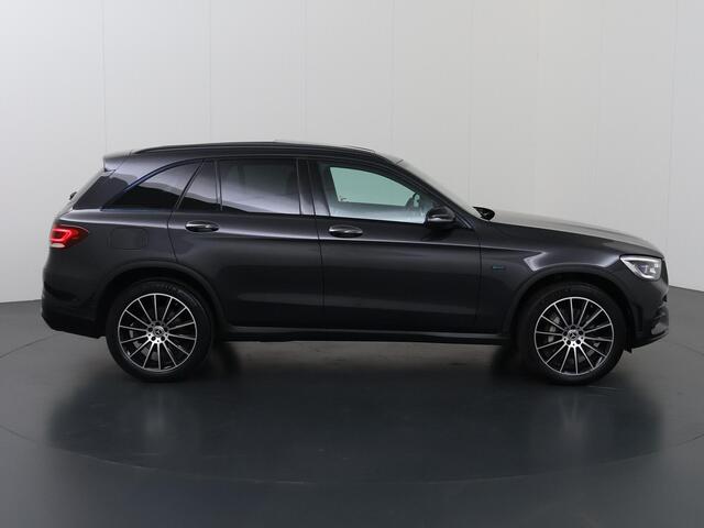 Mercedes-Benz GLC-KLASSE 300e 4MATIC Business Solution AMG | Night | Panoramadak | Trekhaak | Rijassistentiepakket Plus | Burmester | Widescreen | Multispaaks lichtmetalen velgen |