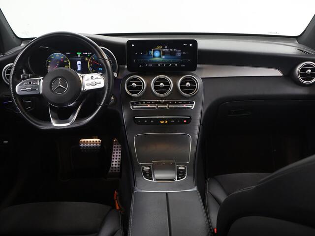 Mercedes-Benz GLC-KLASSE 300e 4MATIC Business Solution AMG | Night | Panoramadak | Trekhaak | Rijassistentiepakket Plus | Burmester | Widescreen | Multispaaks lichtmetalen velgen |