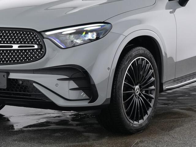 Mercedes-Benz GLC-KLASSE 300 e 4MATIC AMG Plug-In Hybride AMG Premium Line | Night Pakket | Panorama Schuif-Kanteldak | Digital Light | Memory Voorstoelen | 20 Inch AMG Velgen. Inclusief 24 maanden MB Certified garantie voor Europa.