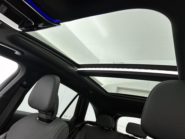 Mercedes-Benz GLC-KLASSE 300 e 4MATIC Plug-In Hybride Panorama Schuif Kanteldak | Trekhaak | Memory voorstoelen | Parkeerpakket met achteruitcamera. Inclusief 24 maanden Mercedes-Benz Certified garantie voor Europa.