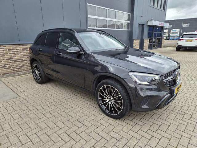 Mercedes-Benz GLC-KLASSE 300e 4MATIC AMG,PANO,LED,360 CAMERA,20INCH,SFEERVERLICHTING,ENZ