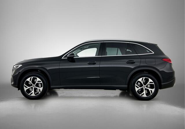 Mercedes-Benz GLC-KLASSE 300 e 4MATIC Plug-In Hybride | Trekhaak | Dode Hoek Ass | Memory | Sfeerverlichting | Stuur en Stoelverwarming | CarPlay | Inclusief 24 maanden Mercedes-Benz Certified garantie voor Europa.