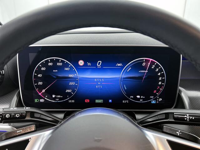 Mercedes-Benz GLC-KLASSE 300 e 4MATIC Plug-In Hybride | Trekhaak | Dode Hoek Ass | Memory | Sfeerverlichting | Stuur en Stoelverwarming | CarPlay | Inclusief 24 maanden Mercedes-Benz Certified garantie voor Europa.