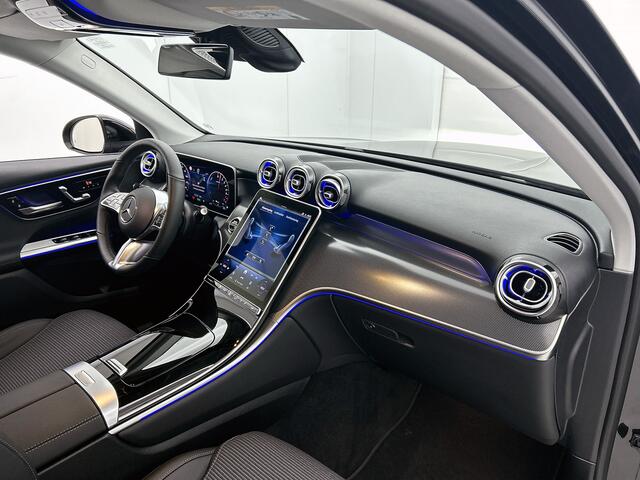 Mercedes-Benz GLC-KLASSE 300 e 4MATIC Plug-In Hybride | Trekhaak | Dode Hoek Ass | Memory | Sfeerverlichting | Stuur en Stoelverwarming | CarPlay | Inclusief 24 maanden Mercedes-Benz Certified garantie voor Europa.