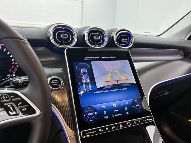 Mercedes-Benz GLC-KLASSE 300 e 4MATIC Plug-In Hybride | Trekhaak | Dode Hoek Ass | Memory | Sfeerverlichting | Stuur en Stoelverwarming | CarPlay | Inclusief 24 maanden Mercedes-Benz Certified garantie voor Europa.
