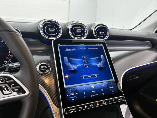 Mercedes-Benz GLC-KLASSE 300 e 4MATIC Plug-In Hybride | Trekhaak | Dode Hoek Ass | Memory | Sfeerverlichting | Stuur en Stoelverwarming | CarPlay | Inclusief 24 maanden Mercedes-Benz Certified garantie voor Europa.