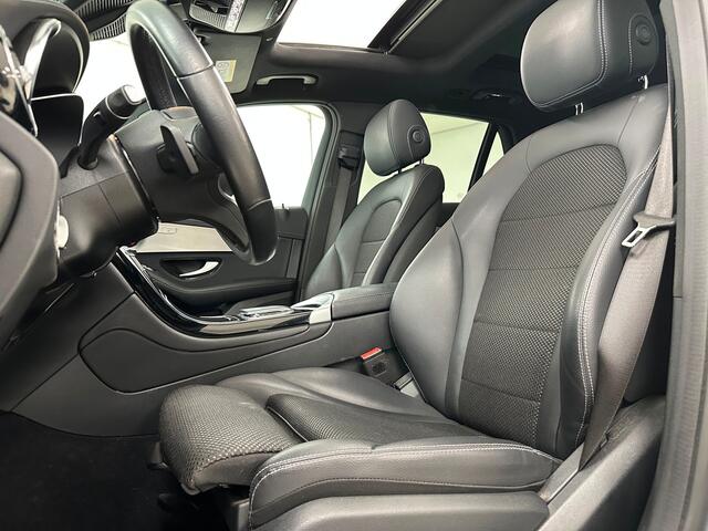 Mercedes-Benz GLC-KLASSE 300e 4MATIC Luxury | Luchtvering | Trekhaak | Panoramadak | Distronic |