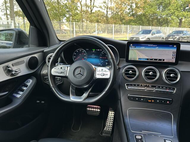 Mercedes-Benz GLC-KLASSE 300e AMG // Panoramadak // Memory Stoelen // 360 Camera // Carplay // Keyless Entry // Privacy Glass // Elek. Achterklep // 20" AMG Velgen