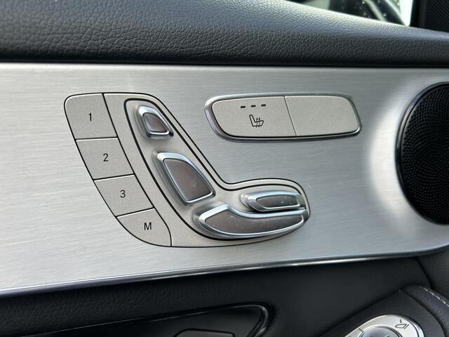 Mercedes-Benz GLC-KLASSE 300e AMG // Panoramadak // Memory Stoelen // 360 Camera // Carplay // Keyless Entry // Privacy Glass // Elek. Achterklep // 20" AMG Velgen