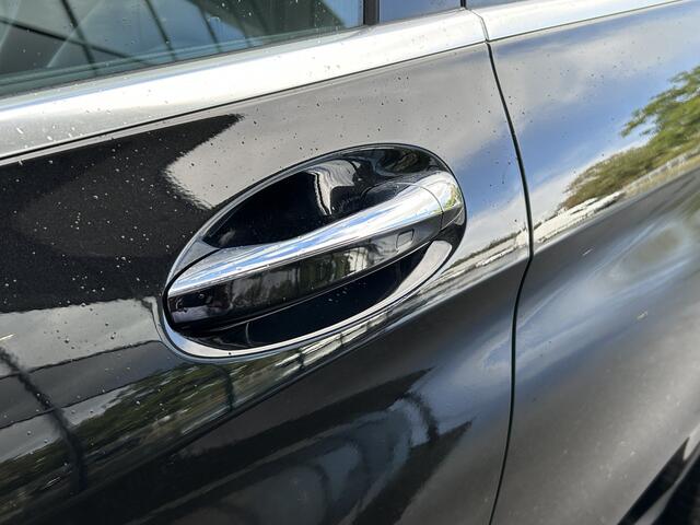 Mercedes-Benz GLC-KLASSE 300e AMG // Panoramadak // Memory Stoelen // 360 Camera // Carplay // Keyless Entry // Privacy Glass // Elek. Achterklep // 20" AMG Velgen