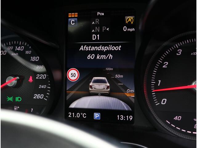 Mercedes-Benz GLC-KLASSE 250 4MATIC AMG Line | Panoramadak | Trekhaak | Adaptive Cruise control