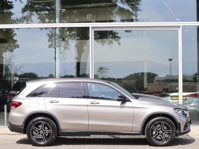 Mercedes-Benz GLC-KLASSE 300e 4MATIC Business Solution AMG l Trekhaak l Stoelverwarming l Achteruitrij camera