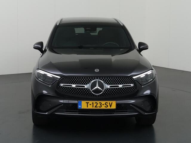 Mercedes-Benz GLC-KLASSE 400e 4MATIC AMG Line | Luchtvering | Trekhaak | Leder | Panoramadak | Head Up display | 360 graden camera | Sfeerverlichting |