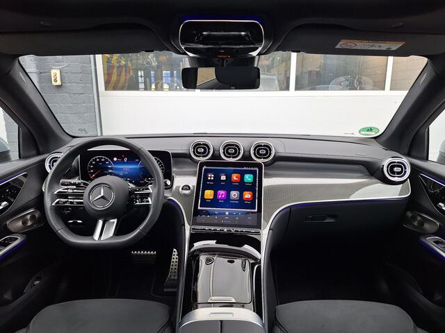 Mercedes-Benz GLC-KLASSE 300e 4MATIC Sport Edition | Trekhaak Wegklapbaar | Panoramadak | Burmester | 360° Camera | Memory Pakket | Stoelverwarming | Sfeerverlichting | DISTRONIC Afstandsassistent | Privacy Glas Achter | Dodehoekassistentie | Elektrisch Bedienbare Achterklep