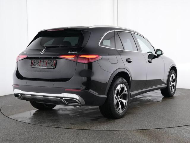 Mercedes-Benz GLC-KLASSE 300 e 4MATIC Plug-In Hybride Panorama Schuif-Kanteldak | Head-up-Display | Burmester® 3D-Surround-Soundsystem | Memory Voorstoelen. Inclusief 24 maanden MB Certified garantie voor Europa.