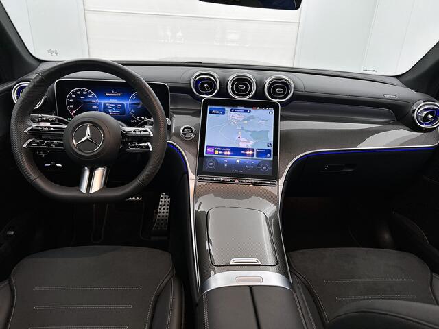 Mercedes-Benz GLC-KLASSE 300 e 4MATIC AMG Plug-In Hybride AMG Line | Night Pakket | Panorama Schuif-Kanteldak | Distronic | Parkeerpakket met 360°-camera. Inclusief 24 maanden Mercedes-Benz Certified garantie voor Europa.