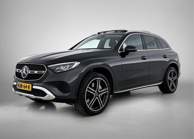 Mercedes-Benz GLC-KLASSE 300e 4MATIC Luxury line | Panorama schuifdak | Trekhaak | Electrische voorstelen | Dodehoek assistent | Alarm klasse SCM3 Inclusief 24 maanden Mercedes-Benz Certified garantie voor Europa.