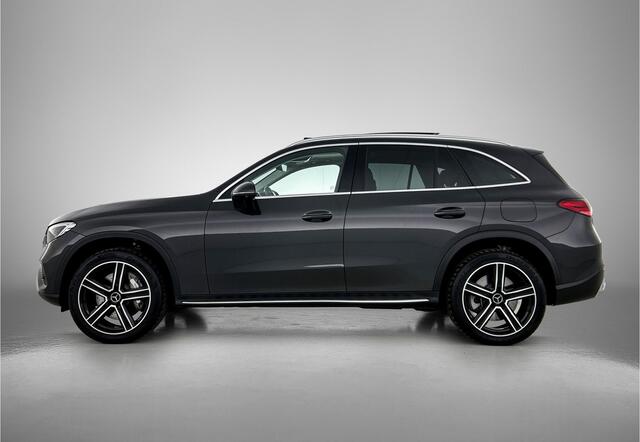 Mercedes-Benz GLC-KLASSE 300e 4MATIC Luxury line | Panorama schuifdak | Trekhaak | Electrische voorstelen | Dodehoek assistent | Alarm klasse SCM3 Inclusief 24 maanden Mercedes-Benz Certified garantie voor Europa.