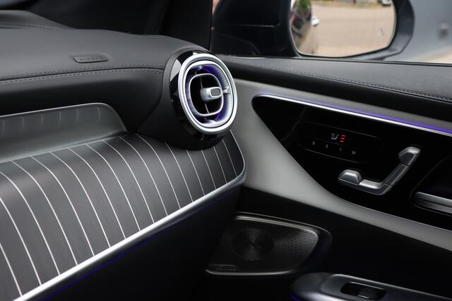 Mercedes-Benz GLC-KLASSE 400e 4MATIC AMG Line | Panoramadak | Trekhaak | Memory | Burmester | Surround Camera | Keyless Go | Digital Light | Verwarmd Stuurwiel | HUD |