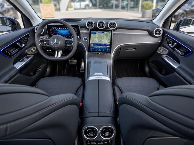 Mercedes-Benz GLC-KLASSE GLC 400e 4MATIC AMG Line | Premium Plus | 2026 | Luchtvering | Gestuurde achteras