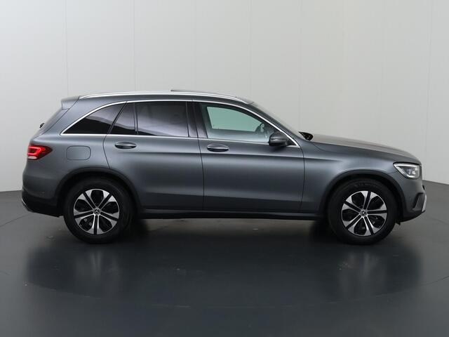 Mercedes-Benz GLC-KLASSE 200 Business Solution AMG | Rij assistentie | Digitaal instrumentenpaneel | Stoelverwarming |
