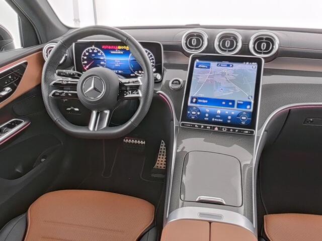 Mercedes-Benz GLC-KLASSE 300 e 4MATIC AMG Plug-In Hybride AMG Line | Night Pakket | Trekhaak | 20 Inch AMG Velgen | Parkeerpakket met 360°-camera. Inclusief 24 maanden Mercedes-Benz Certified garantie voor Europa.