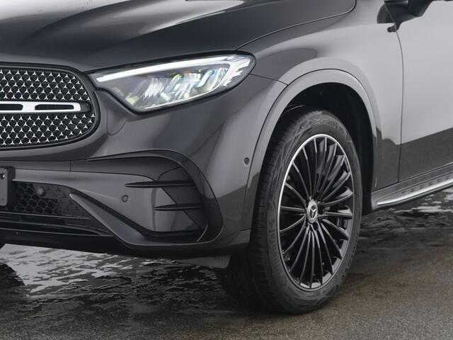 Mercedes-Benz GLC-KLASSE 300 e 4MATIC AMG Plug-In Hybride AMG Line | Night Pakket | Trekhaak | 20 Inch AMG Velgen | Parkeerpakket met 360°-camera. Inclusief 24 maanden Mercedes-Benz Certified garantie voor Europa.