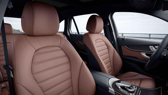 Mercedes-Benz GLC-KLASSE 250 4MATIC Premium Plus | Trekhaak | Panoramadak | Stoelventilatie | Memory | 360 graden camera |