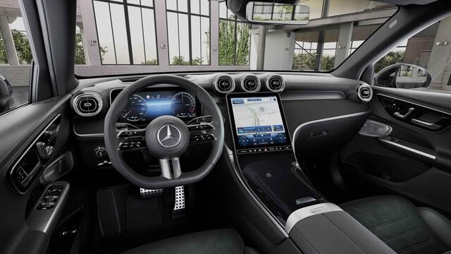 Mercedes-Benz GLC-KLASSE 300e 4MATIC Business Line | Trekhaak | AMG | Luchtvering | Achterasbesturing | Burmester | Panoramadak |Head Up | 360 graden camera |