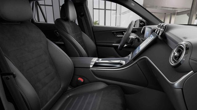 Mercedes-Benz GLC-KLASSE 300e 4MATIC Business Line | Trekhaak | AMG | Luchtvering | Achterasbesturing | Burmester | Panoramadak |Head Up | 360 graden camera |