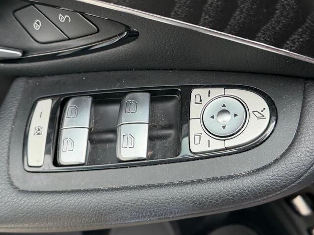 Mercedes-Benz GLC-KLASSE 250 4MATIC Prestige l Panoramadak l Comand APS l LED High Performance l Wegklapbare Trekhaak l Stoelverwarming l 360 gr Camera l PTS l Tempomaat l Stoelverwarming l Zitcomfort pakket l Warmte werend en geluidswerend glas l