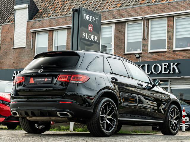 Mercedes-Benz GLC-KLASSE 300e 4MATIC Premium AMG PANO 20 INCH CAMERA MEMORY STOELEN TREEPLANKEN NIGHT PAKKET